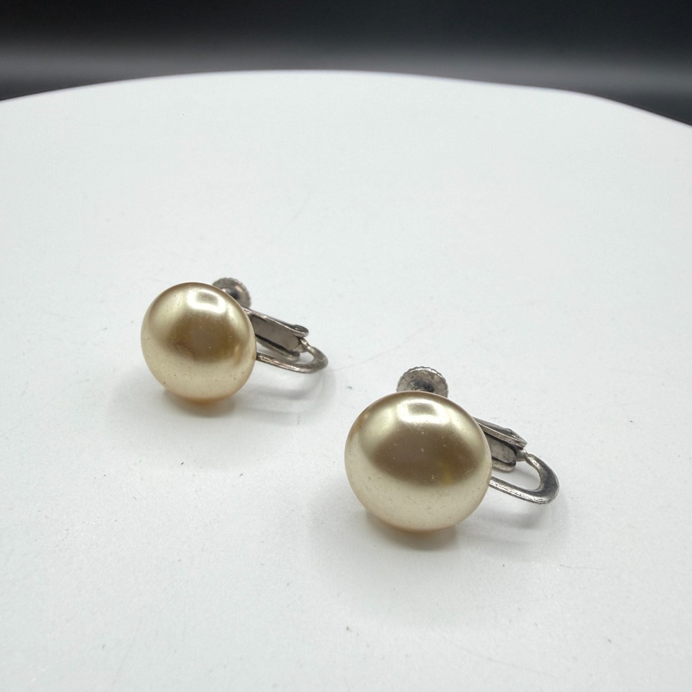 Faux Pearl Screw Back Earrings Champagne Cream Silver Tone Classic Costume Pair